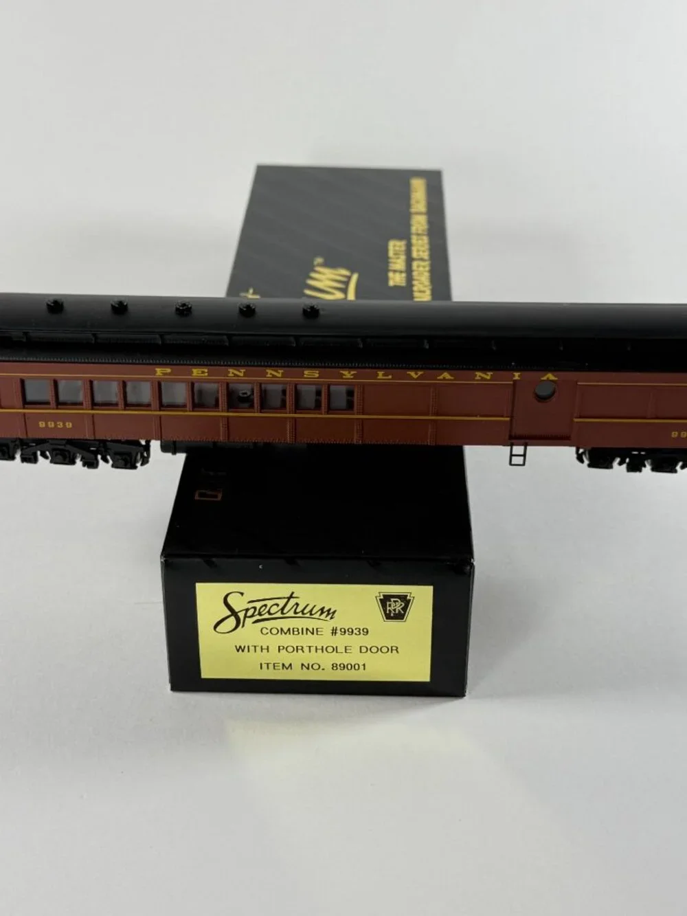 Spectrum Bachmann 2 HO Pennsylvania Cars 9939 & 180 Observation Combine